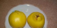 Baked quince with honey - a healthy and tasty delicacy