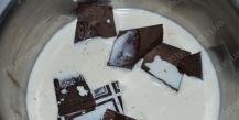 Rolat sa čokoladnim punjenjem - recept sa slikom