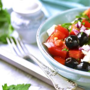 How to prepare different salads with feta cheese according to recipes
