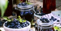 Blueberries with sugar without cooking for the winter - a delicious vitamin-rich treat for the whole family!