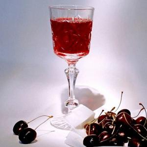 Izrada vina od trešanja i malina