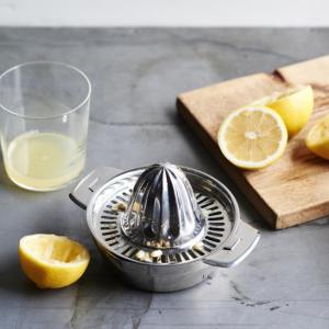 Jak vymačkat šťávu z citronu: metody a doporučení